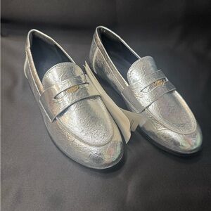 The Drop Women’s Silver Crackle Laya Loafers